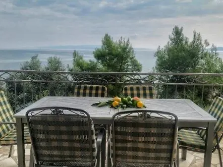 Tolles Haus In Okrug Gornji Mit Eigenem Balkon * Trogir