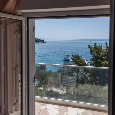 Tolles Haus In Okrug Gornji Mit Eigenem Balkon Traù