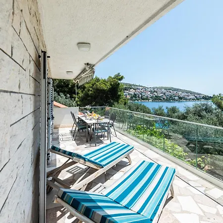 Casa vacanze Tolles Haus In Okrug Gornji Mit Eigenem Balkon