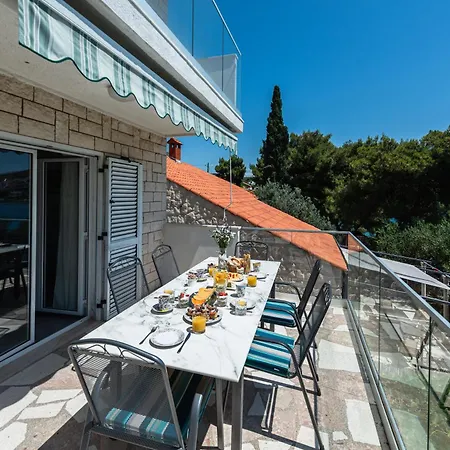 Tolles Haus In Okrug Gornji Mit Eigenem Balkon Dom wakacyjny