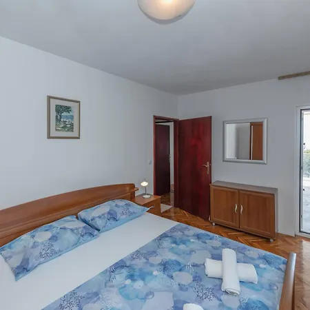 Tolles Haus In Okrug Gornji Mit Eigenem Balkon Trogir